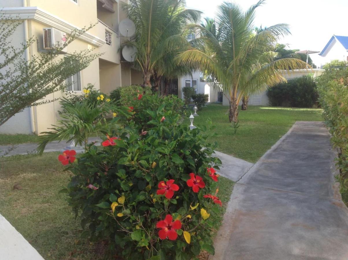 Lovely Apartment In Flic En Flac, Close To The Beach And All Amenities. ภายนอก รูปภาพ